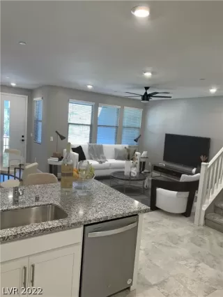 Photo #4: 2452335 Listing 