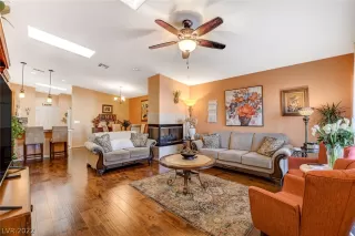 Photo #2: 2452338 Listing