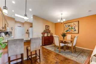 Photo #6: 2452338 Listing