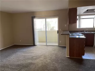 Photo #3: 2452368 Listing