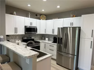 Photo #1: 2452397 Listing