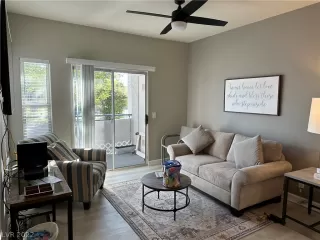 Photo #5: 2452397 Listing