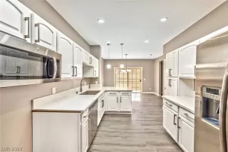 Photo #2: 2452416 Listing