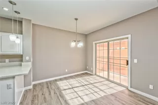 Photo #3: 2452416 Listing