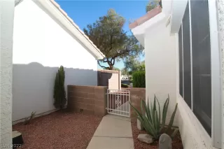 Photo #3: 2452460 Listing 