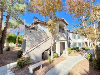 Photo #1: 2452461 Listing