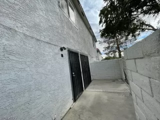 Photo #2: 2452466 Listing 