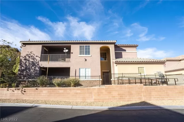 MLS: 2452467 Condo For Sale