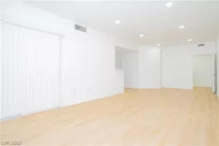 Photo #5: 2452467 Listing