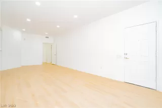 Photo #6: 2452467 Listing