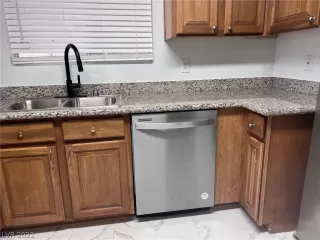 Photo #3: 2452470 Listing