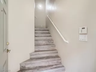 Photo #3: 2452536 Listing