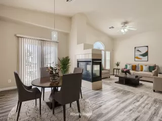 Photo #4: 2452536 Listing