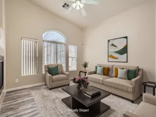 Photo #6: 2452536 Listing