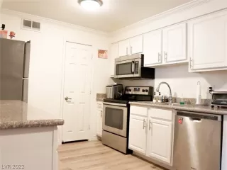 Photo #4: 2452546 Listing 