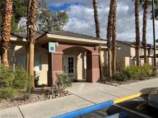 Photo #1: 2452551 Listing 