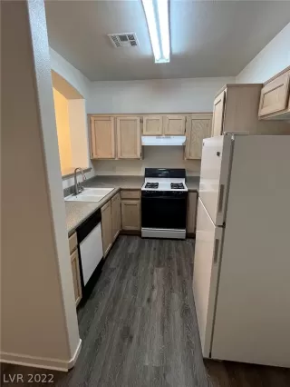 Photo #3: 2452551 Listing 