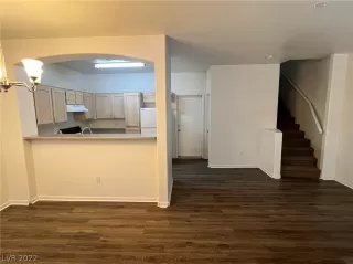 Photo #4: 2452551 Listing 