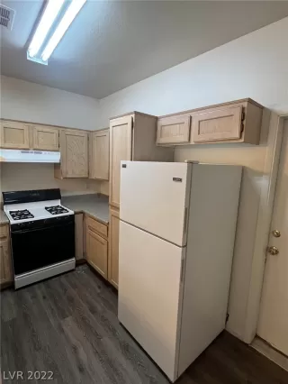 Photo #6: 2452551 Listing 