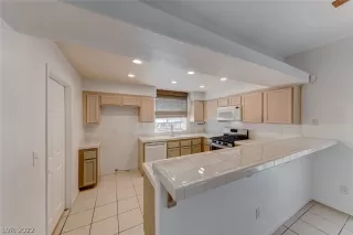 Photo #6: 2452570 Listing 