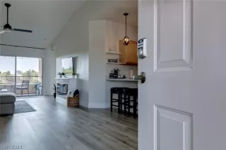 Photo #3: 2452599 Listing 