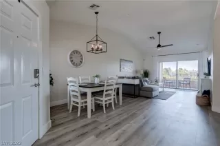 Photo #5: 2452599 Listing 