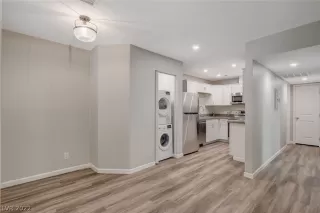 Photo #4: 2452635 Listing