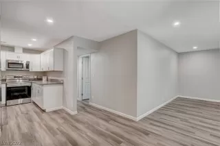 Photo #6: 2452635 Listing