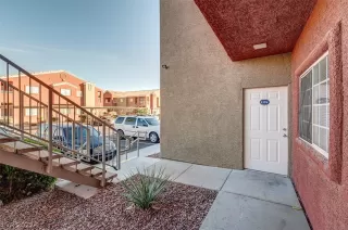 Photo #2: 2452651 Listing