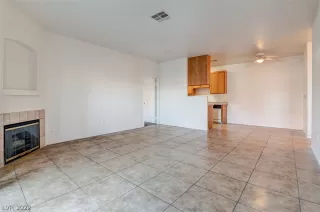 Photo #5: 2452651 Listing