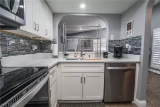 Photo #6: 2452675 Listing 