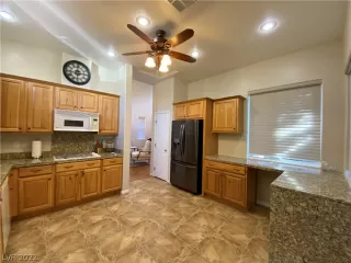 Photo #5: 2452681 Listing 