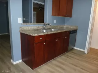 Photo #3: 2452685 Listing 