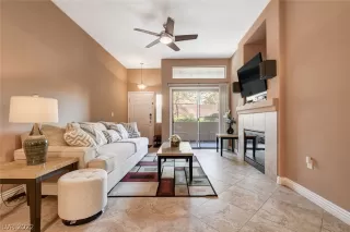 Photo #4: 2452716 Listing