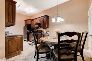 Photo #5: 2452716 Listing