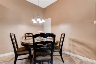 Photo #6: 2452716 Listing