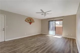 Photo #4: 2452722 Listing 