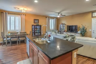 Photo #6: 2452741 Listing 