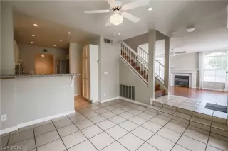 Photo #5: 2452839 Listing