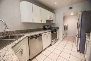Photo #6: 2452839 Listing