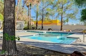 Photo #5: 2452883 Listing