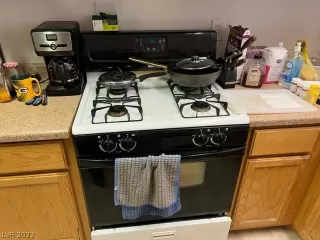 Photo #5: 2452890 Listing