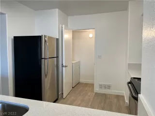 Photo #5: 2452893 Listing