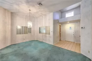 Photo #4: 2452927 Listing