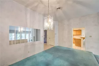 Photo #5: 2452927 Listing