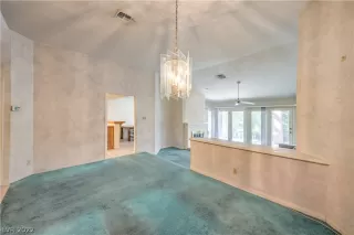 Photo #6: 2452927 Listing