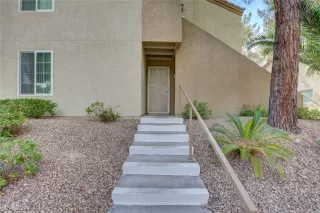 Photo #2: 2452976 Listing