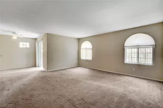 Photo #3: 2452976 Listing