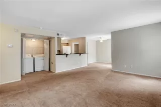 Photo #4: 2452976 Listing