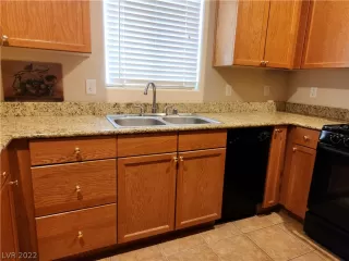 Photo #4: 2453019 Listing 